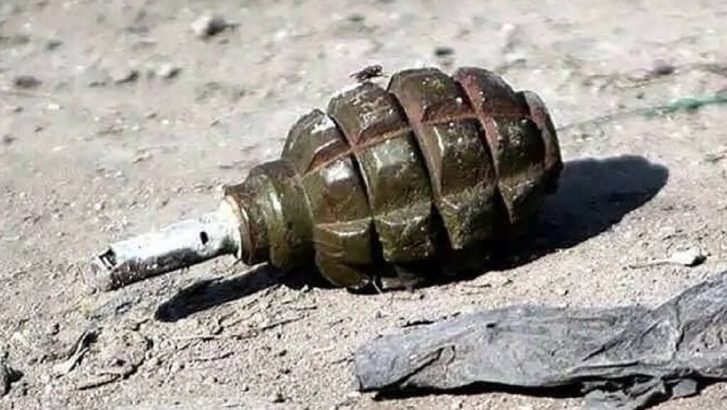 এক্স- এম এল এ বিজয় কোয়জমগী য়ূমদা হেন্দ গ্ৰেনেদ অনী লংশিল্লম্লে