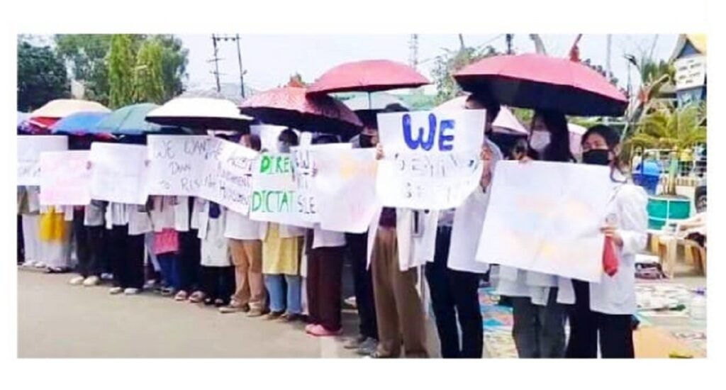 দিরেক্তর খূদক্তা লৌথোকখো হায়বা এম বি বি এস মহৈরোয়শিংগী দিমান্দ হেন্না কন্সীল্লক্কদৌরি