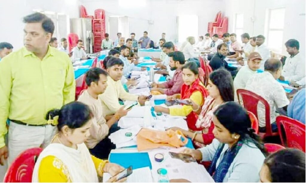 ফোটো ইলেক্তোরেল রোলগী স্পিসিয়েল ইন্টেন্সিব রিভিজনগী থৌরাং পায়খৎনবা থবক লৌখৎপা হৌরে:জোইন্ট সি ই ও