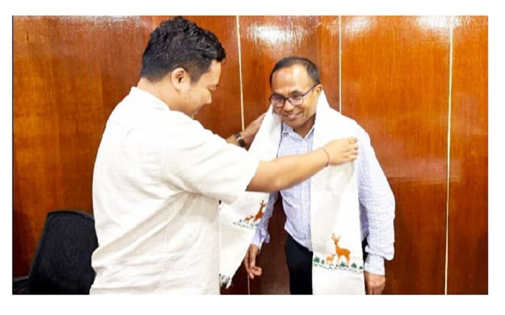 ইন্দিয়াগী টিম লিদ তৌরুরবা প্রোফেসর সান্ত লাইশ্রম তরাম্না ওকখ্রে