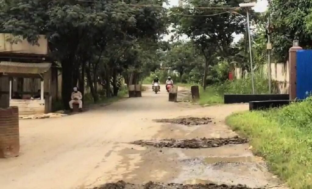 লম্বী ফত্তবশিং শেমজীনবা,মীয়ামগী চত্থোক-চৎশীন্দা নুঙাইহনবা হায়বসি খ্বায়দগী অচৌবা ধর্মনি : ফাওন্দেসন