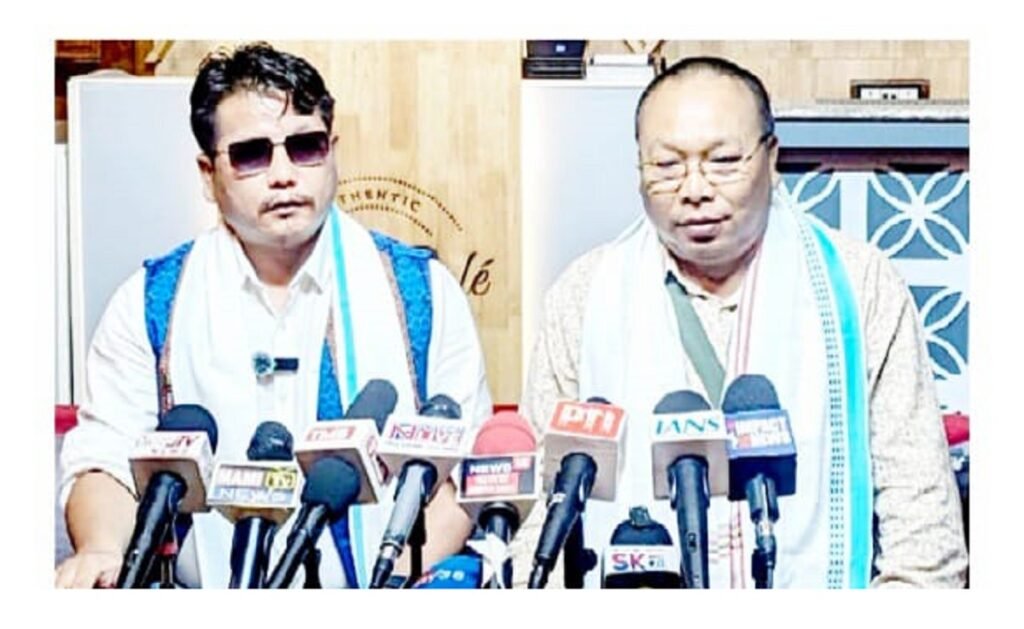 শীঙনবা কয়া তুংওইনরগা মনিপুরদা ঈঙ- তপ্পা পুরক্নবা পান্দমদা থাদৌ ঈনপি না ইম্ফালদা লাকপনি: জেমস