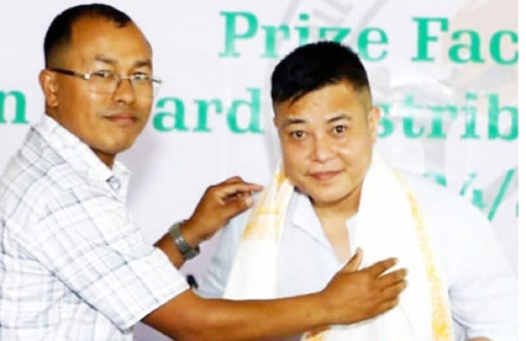 নিষাদা লায়চূরবশিং কনগে হায়রবদি স্পোর্টস তা মায় ওন্সীনবা তাই: এম এল এ দিঙ্গো