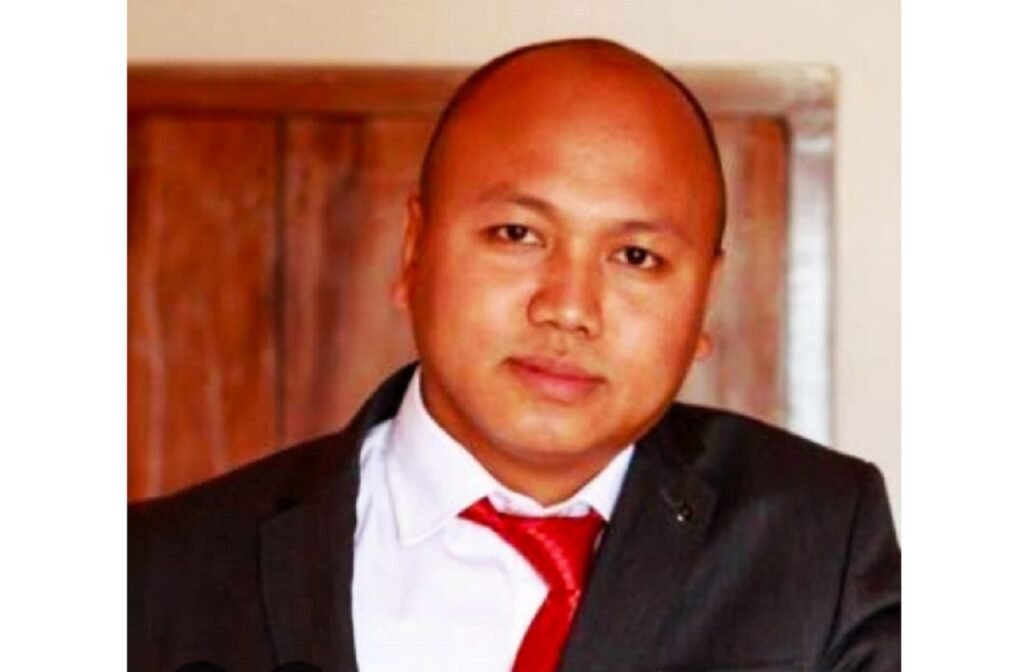 চ্যেরপার্সন ওইনা অহেনবা মথৌ পুহনখ্রে