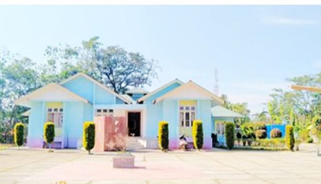 মনিপুরগী ওইনা টুরিষ্ট দেষ্টিনেসন সেন্টর ১৩৫ আইদেন্টিফাই তৌরে: দিরেক্তর