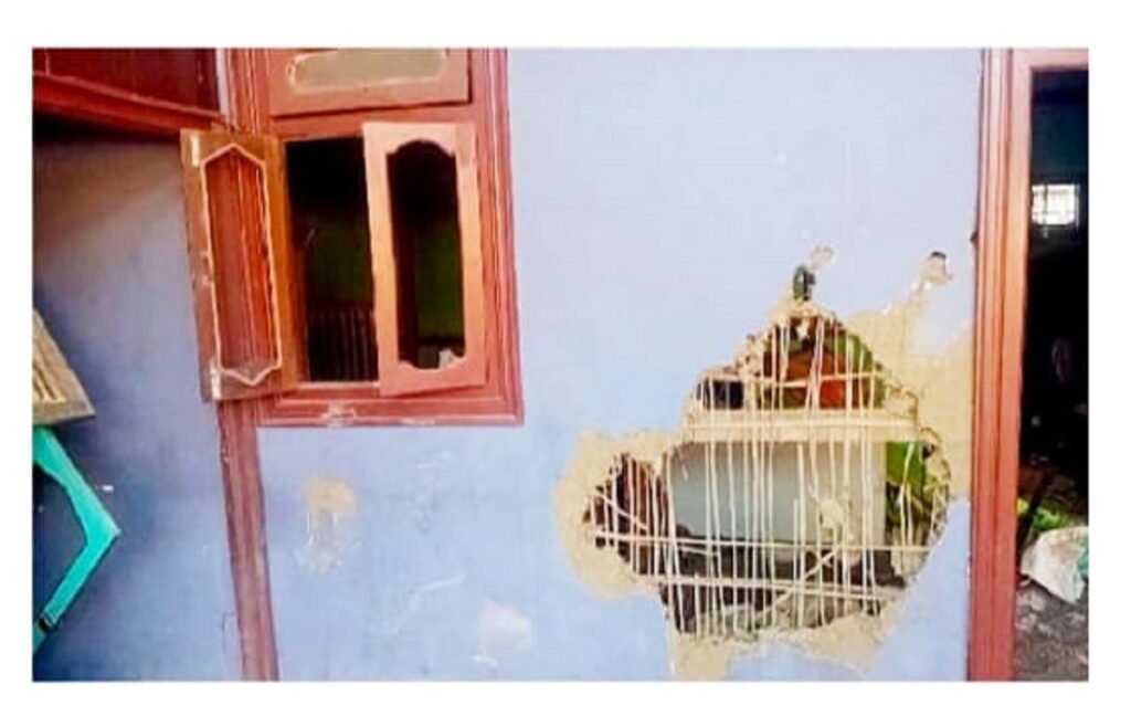 মৌ নহা অমা শিনা ফংবদগী মীয়াম্না ঈরাং হৌরকখ্রে,মপূরোয়বা পুলিস কষ্টদি য়ৌখ্রে