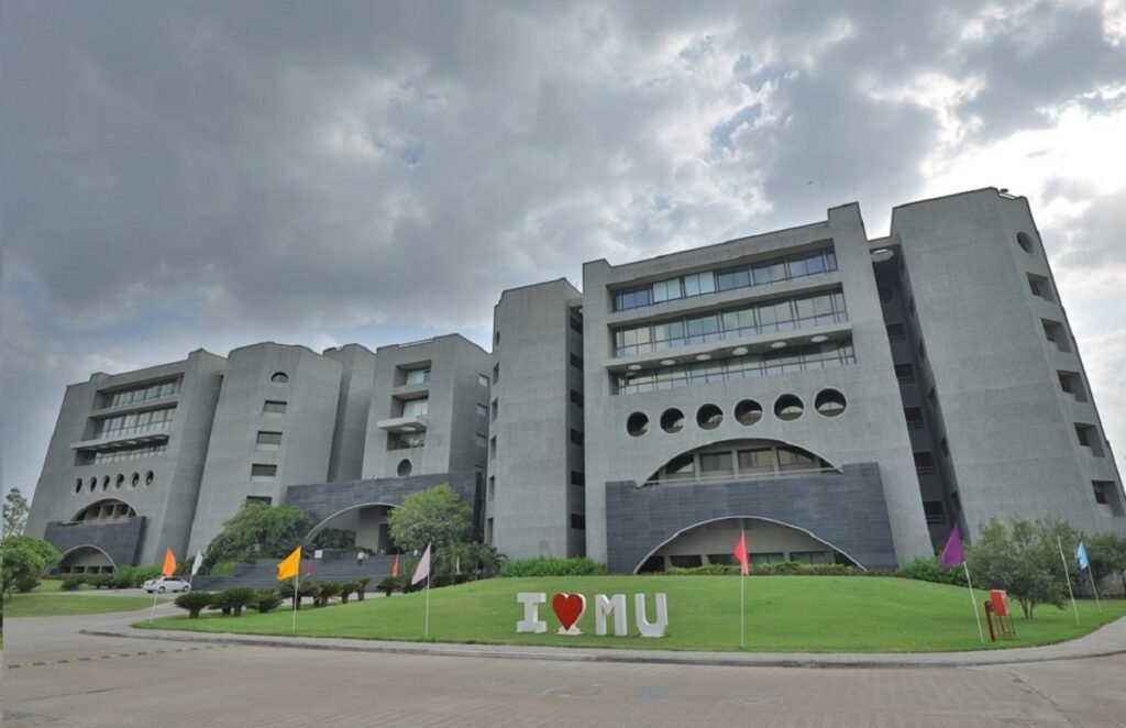 মারৱারি য়ুনিভর্সিটিনা লৈঙাক্তা ক্রোর ১,০০০ চঙবা ইনভেষ্টমেন্টগী এম ও য়ু প্রোপোজ তৌখ্রে